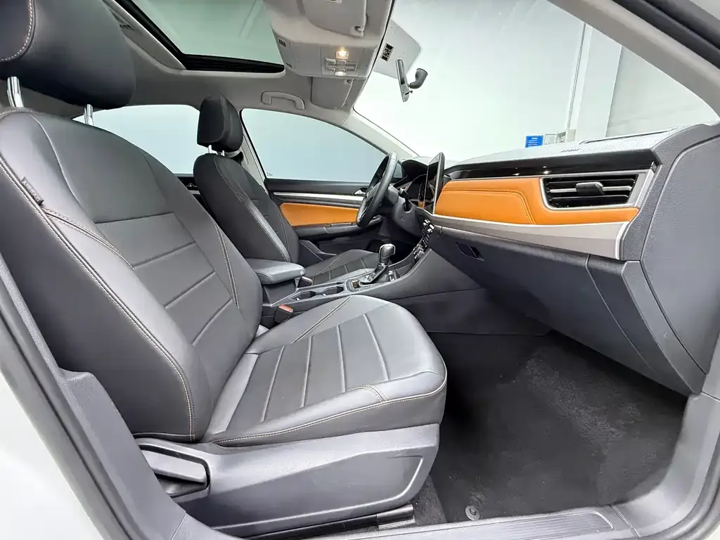 Volkswagen Bora 2022 из CN, фото 10