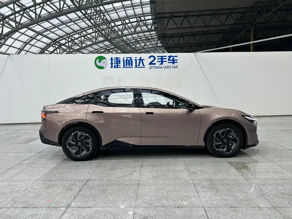 Toyota bZ3 2023 из CN, фото 5