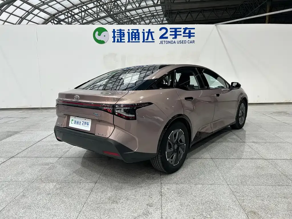 Toyota bZ3 2023 из CN, фото 9