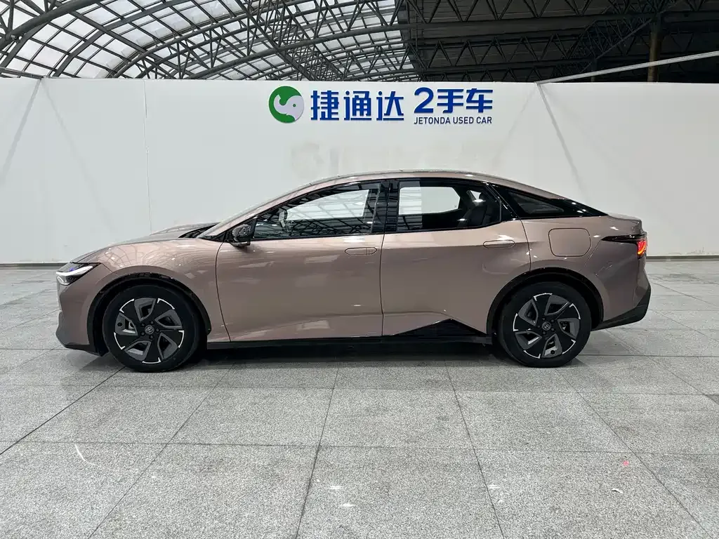 Toyota bZ3 2023 из CN, фото 4