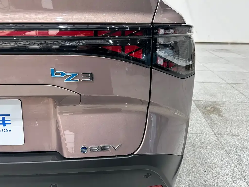 Toyota bZ3 2023 из CN, фото 2