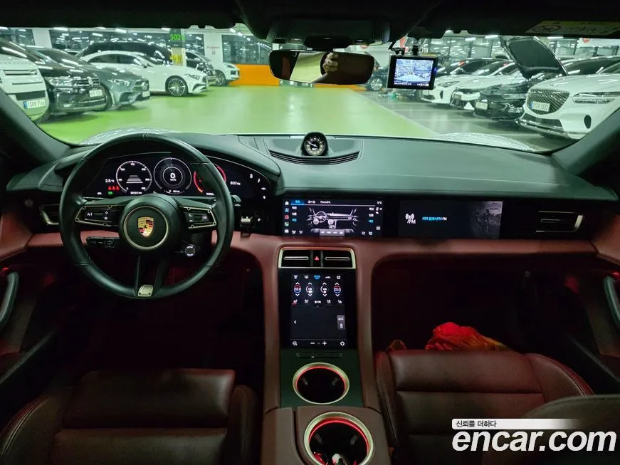 Porsche Taycan — фото 4