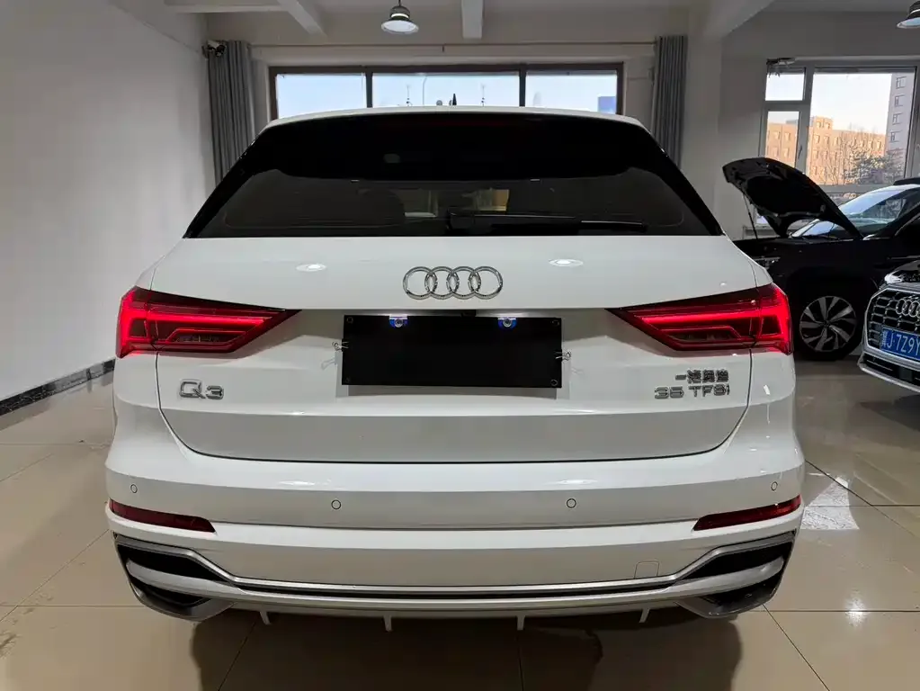 Audi Q3 — фото 2