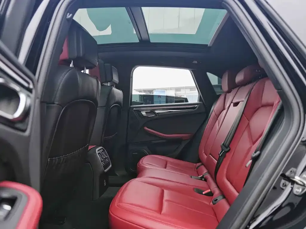 Porsche Macan 2023 из CN, фото 2