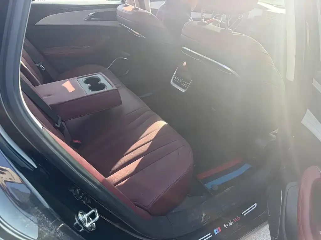 Hongqi H5 2025 из CN, фото 5