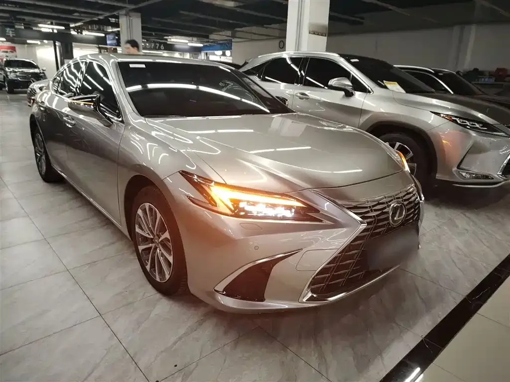 Lexus ES — фото 10