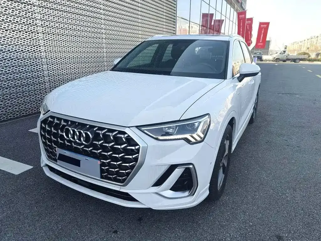 Audi Q3 2024 из CN, фото 1