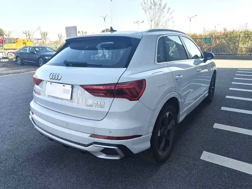 Audi Q3 2024 из CN, фото 6