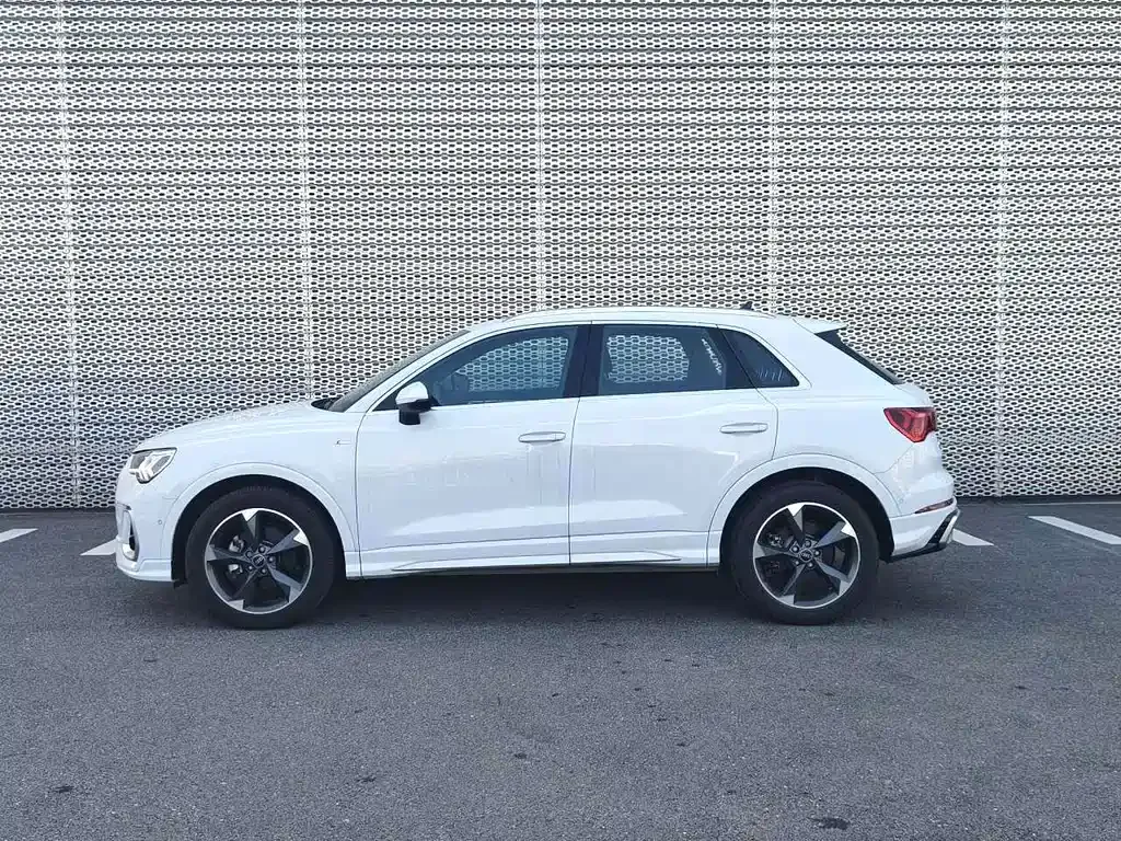 Audi Q3 2024 из CN, фото 7