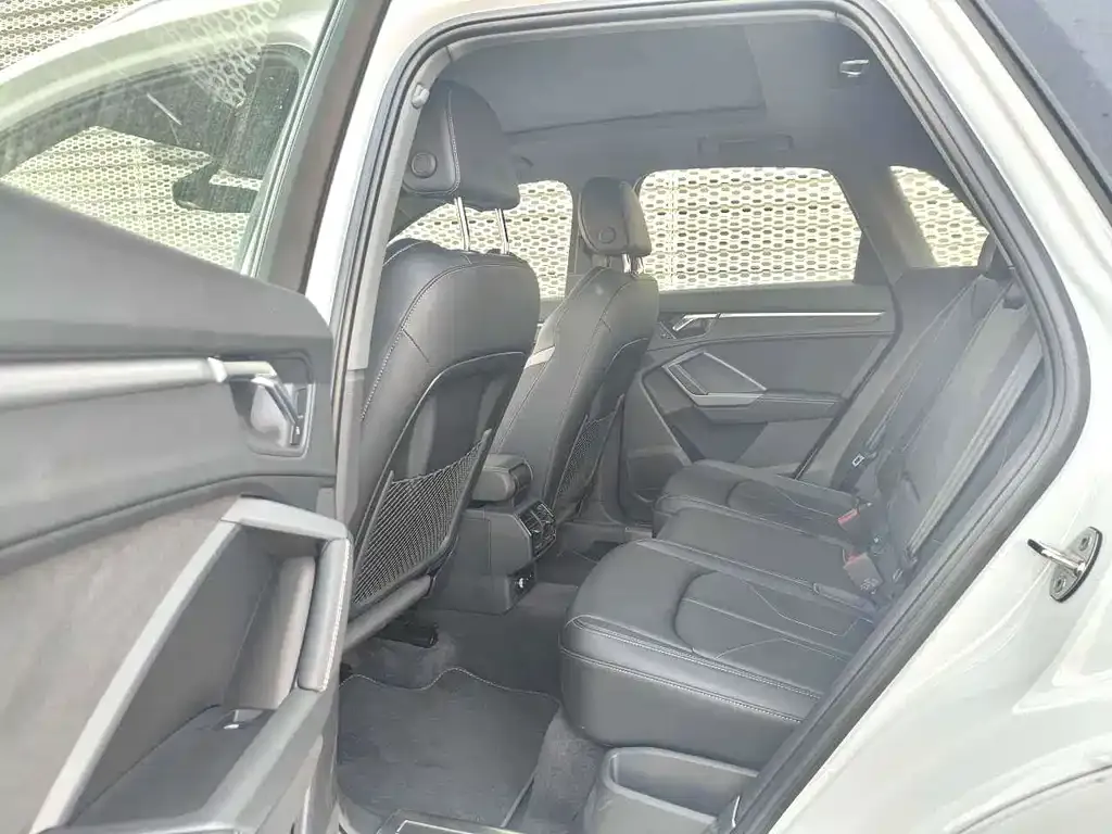 Audi Q3 2024 из CN, фото 5