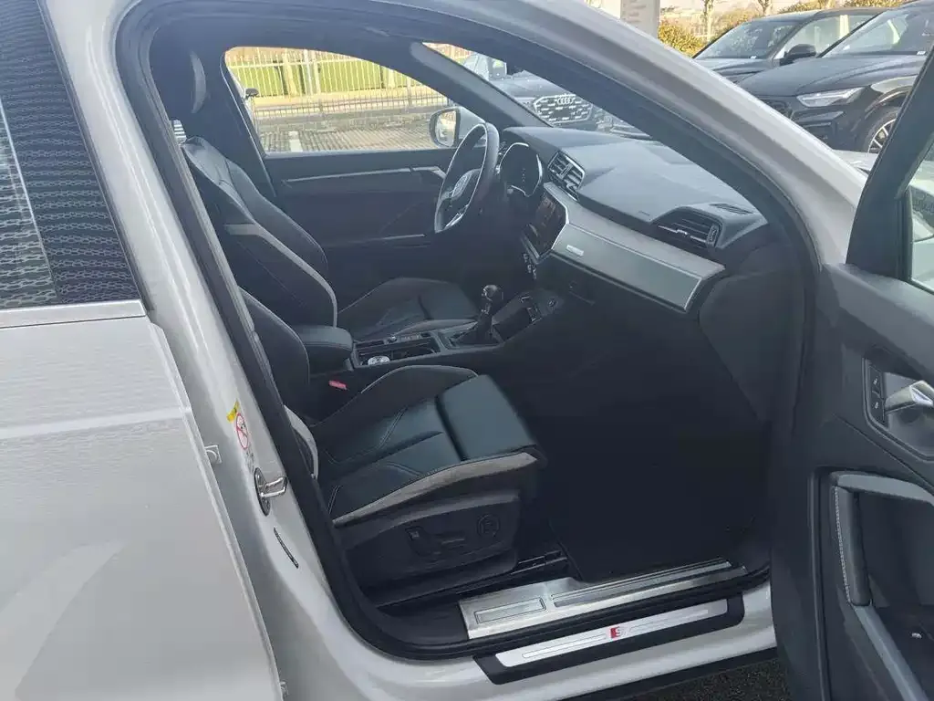 Audi Q3 2024 из CN, фото 8