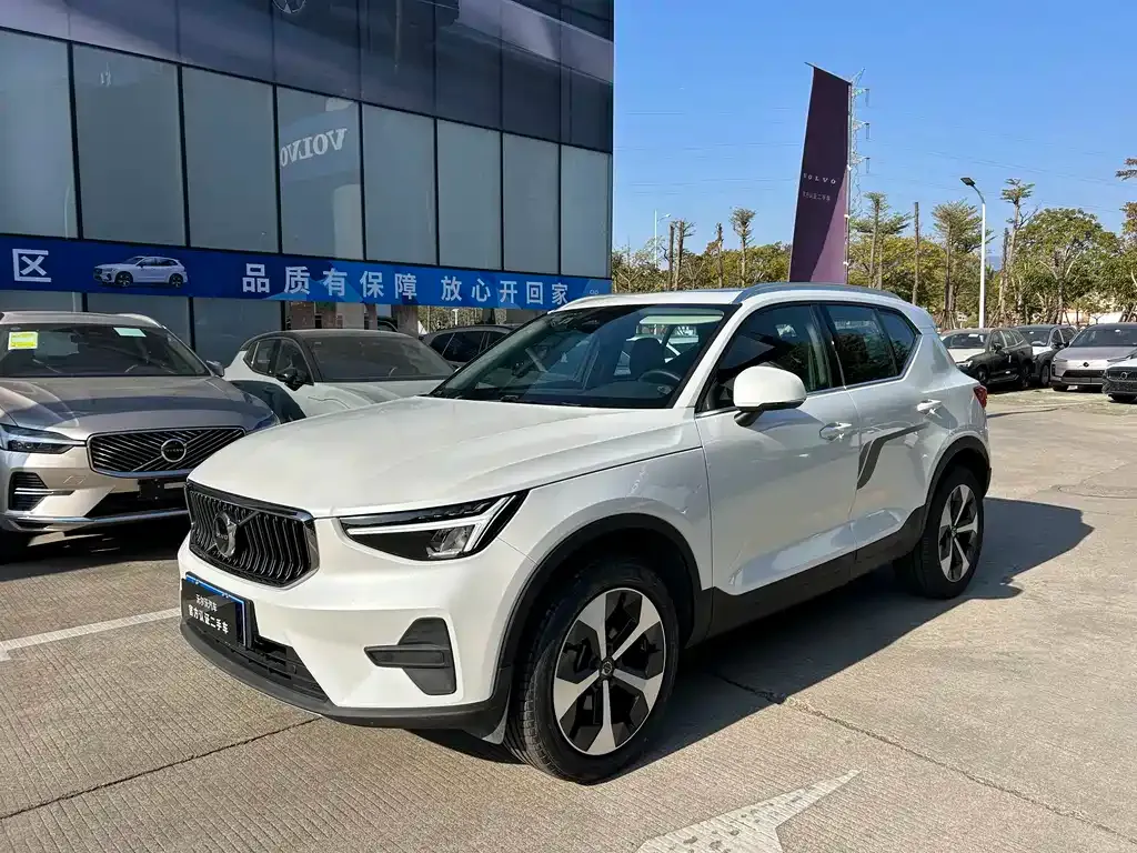Volvo XC40 2024 из CN, фото 1