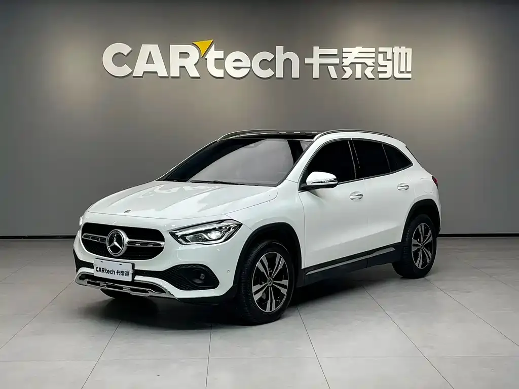 Mercedes-Benz GLA — фото 1