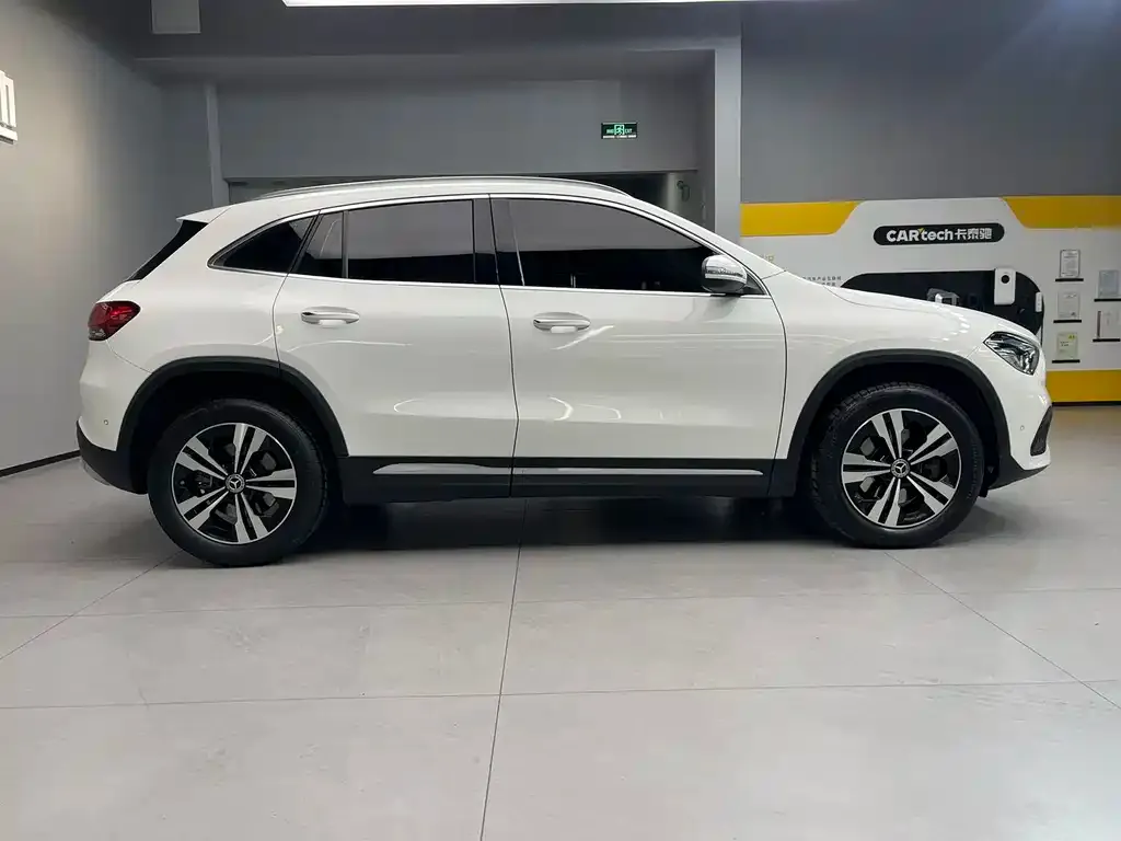 Mercedes-Benz GLA — фото 10