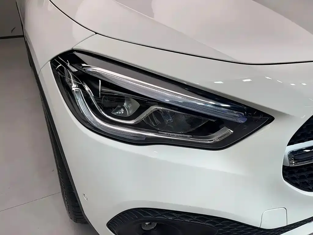 Mercedes-Benz GLA — фото 6