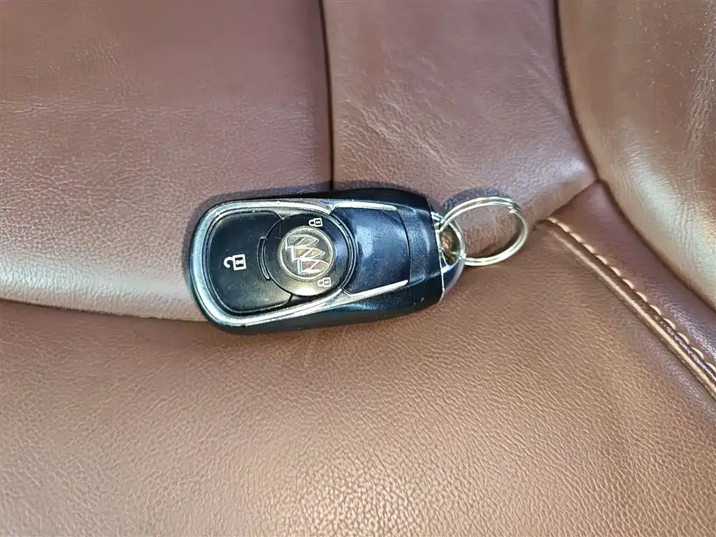 Buick Envision Plus — фото 9
