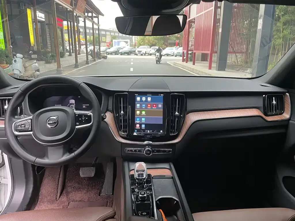 Volvo XC60 PHEV 2024 из CN, фото 10
