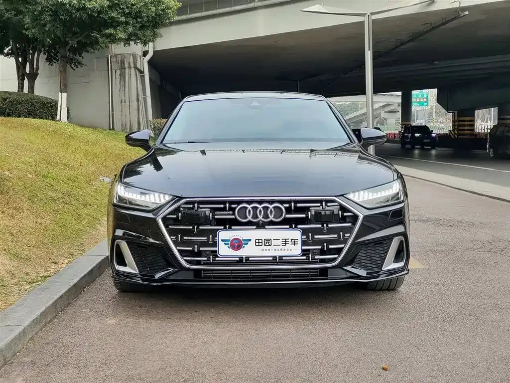Audi A7L — фото 7