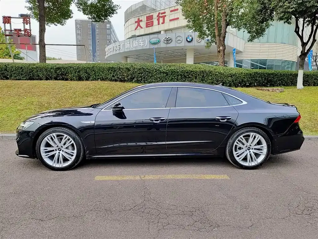 Audi A7L — фото 10