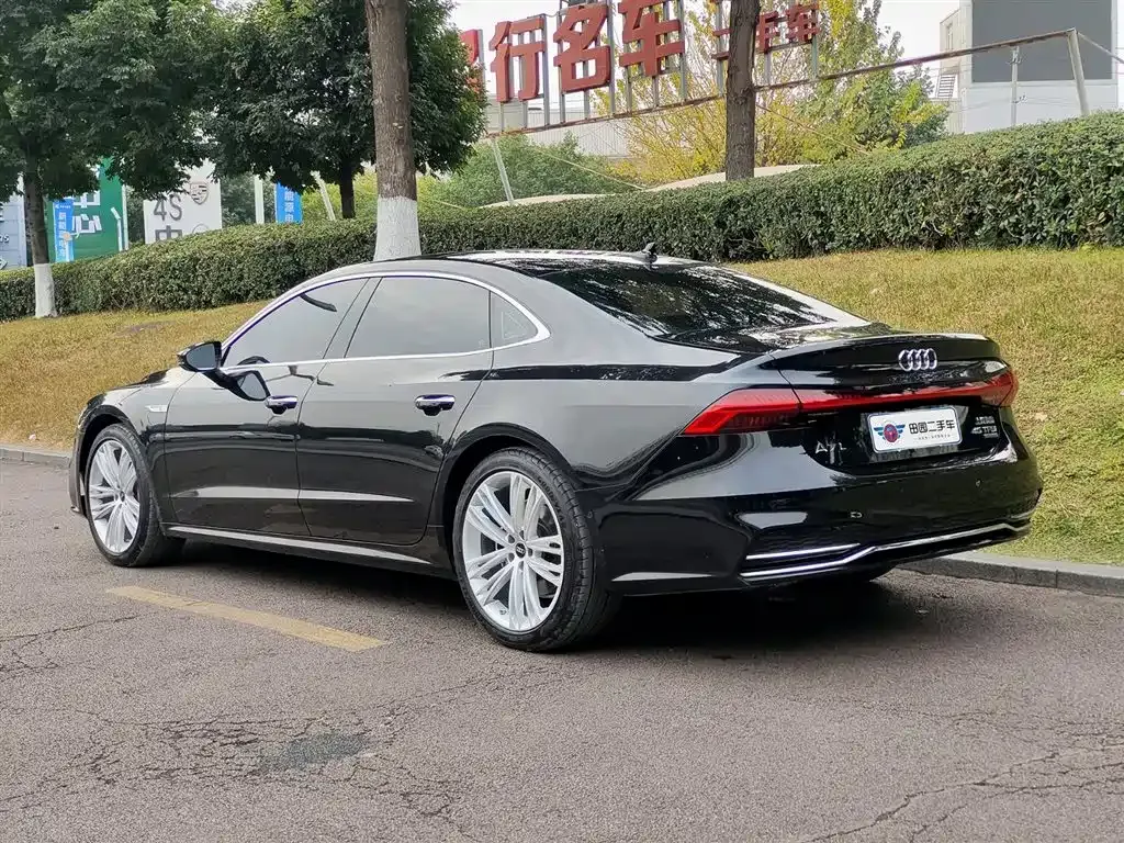 Audi A7L — фото 8