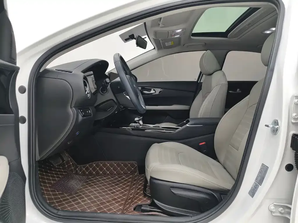 Kia K3 2023 из CN, фото 8