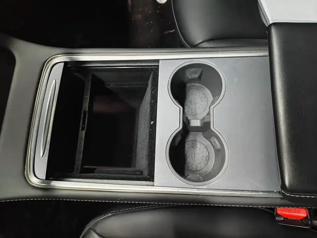 Tesla Model Y 2022 из CN, фото 9