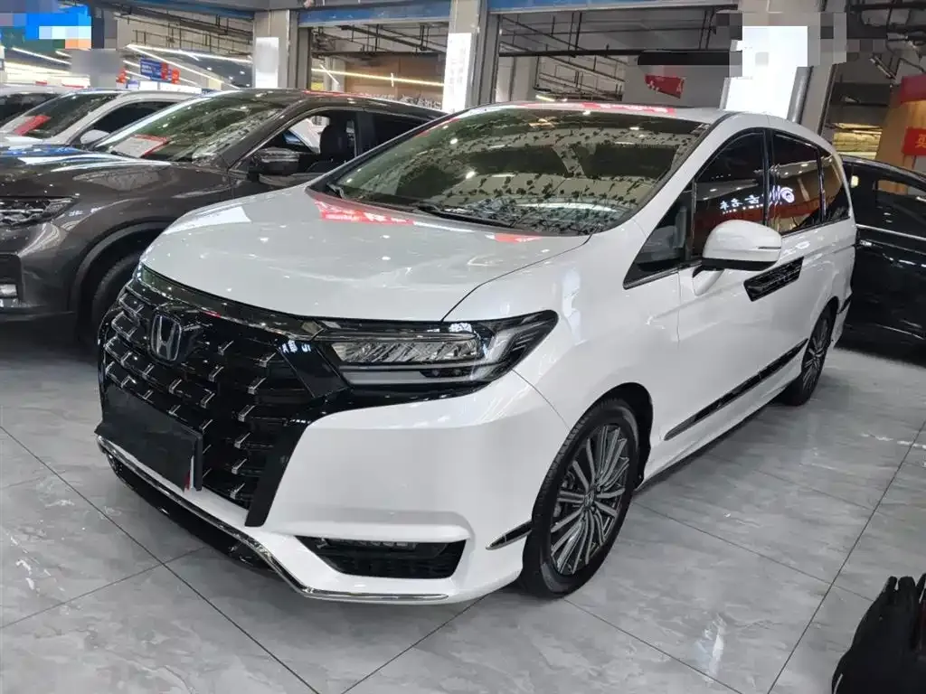 Honda Elysion 2022 из CN, фото 1