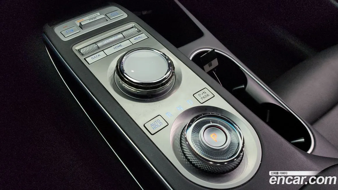 Genesis GV70 — фото 10