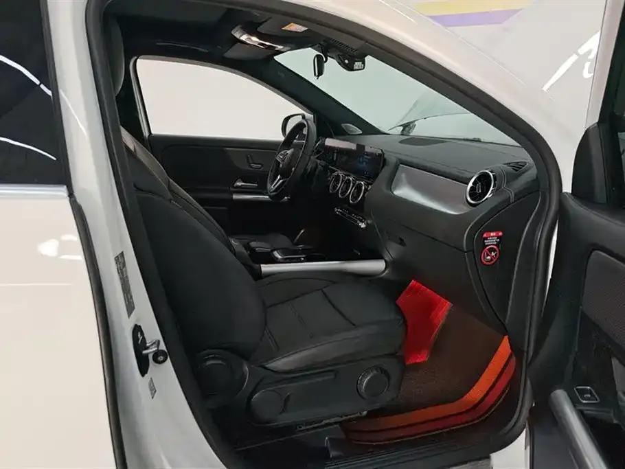 Mercedes-Benz GLA 2023 из CN, фото 8