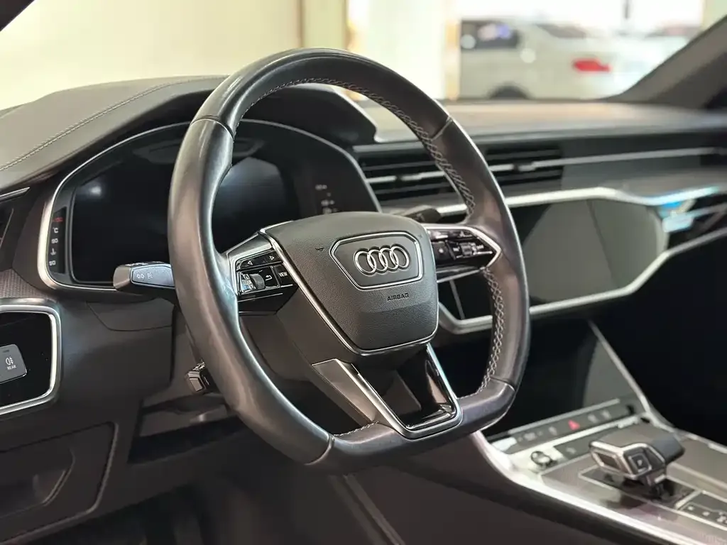 Audi A6L — фото 2