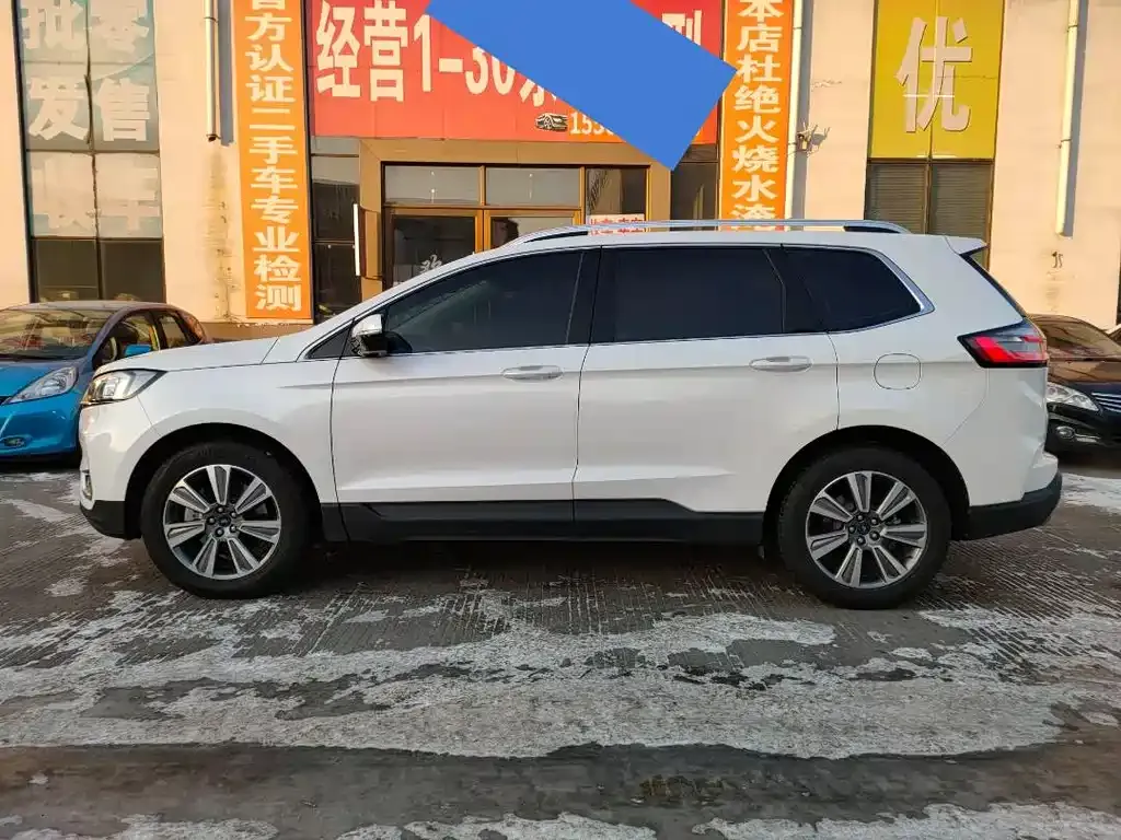 Ford Edge — фото 8