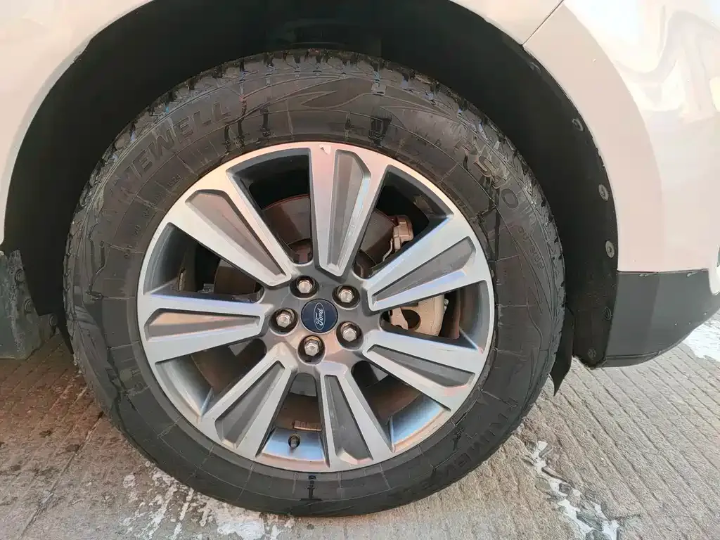 Ford Edge — фото 10
