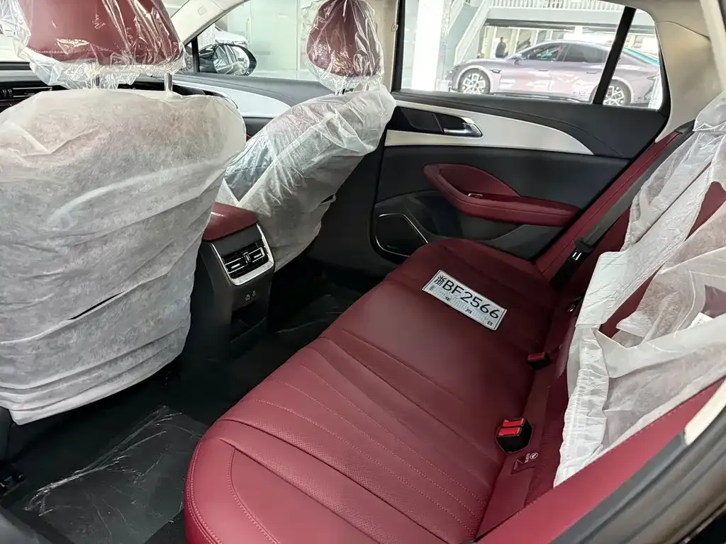 Hongqi H5 2025 из CN, фото 10