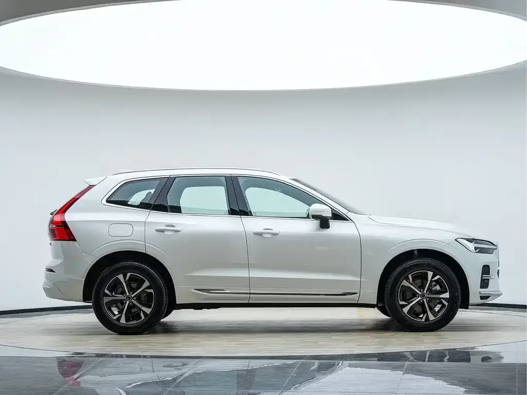 Volvo XC60 — фото 4