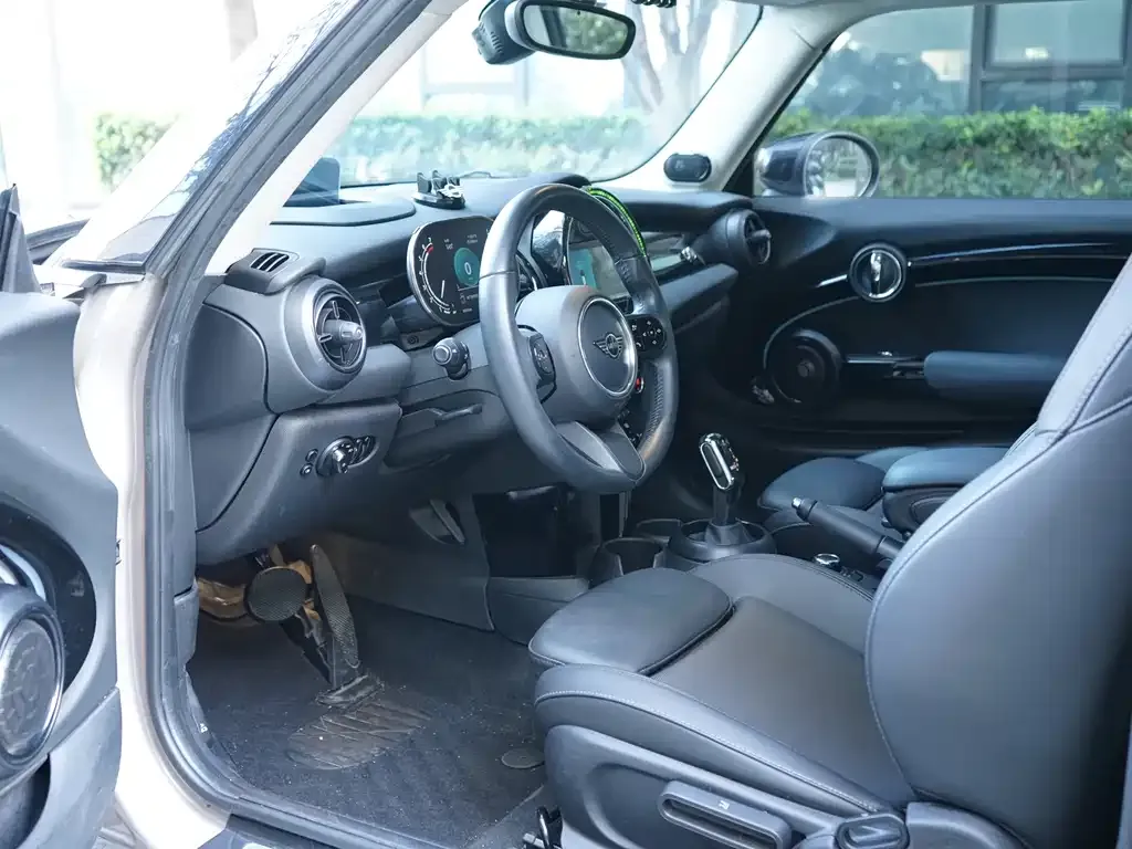 MINI Cooper (3-door) 2023 из CN, фото 3