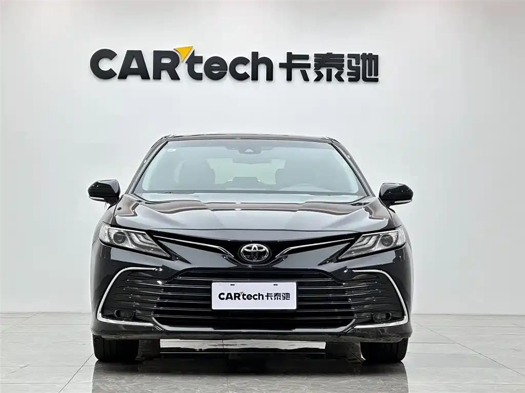 Toyota Camry — фото 7