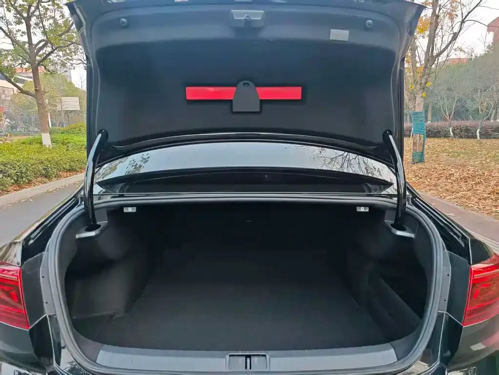 Volkswagen Magotan 2023 из CN, фото 7
