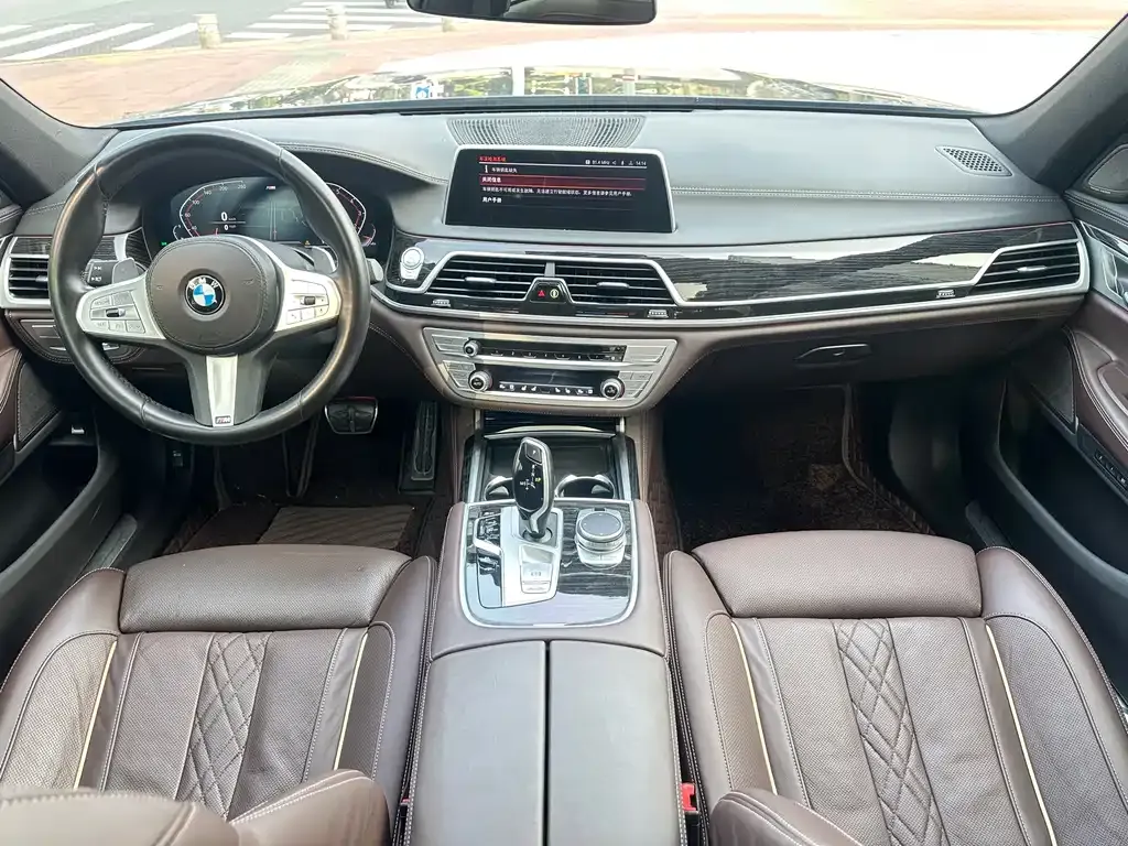 BMW 7 Series — фото 3