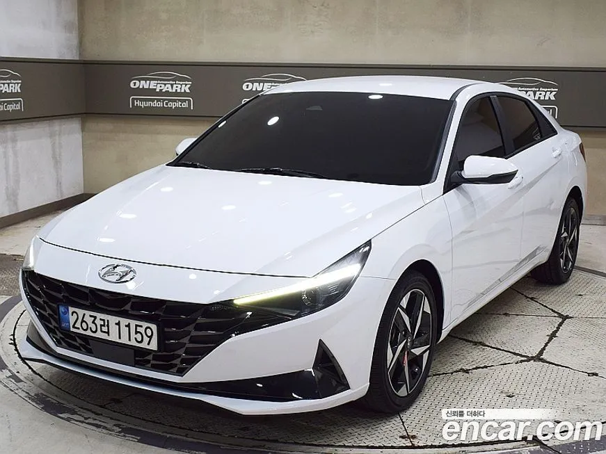 Hyundai AVANTE — фото 1