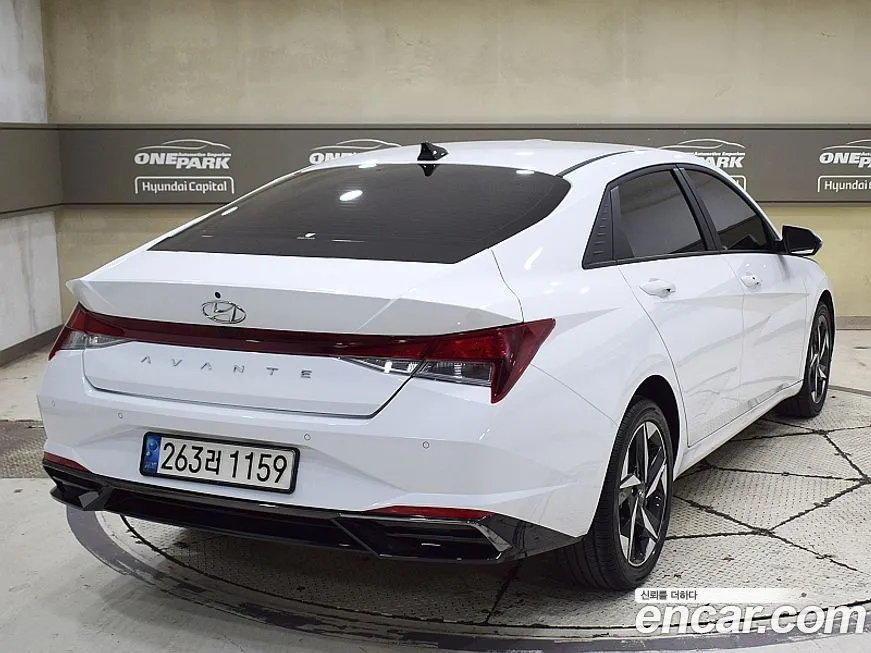 Hyundai AVANTE — фото 3