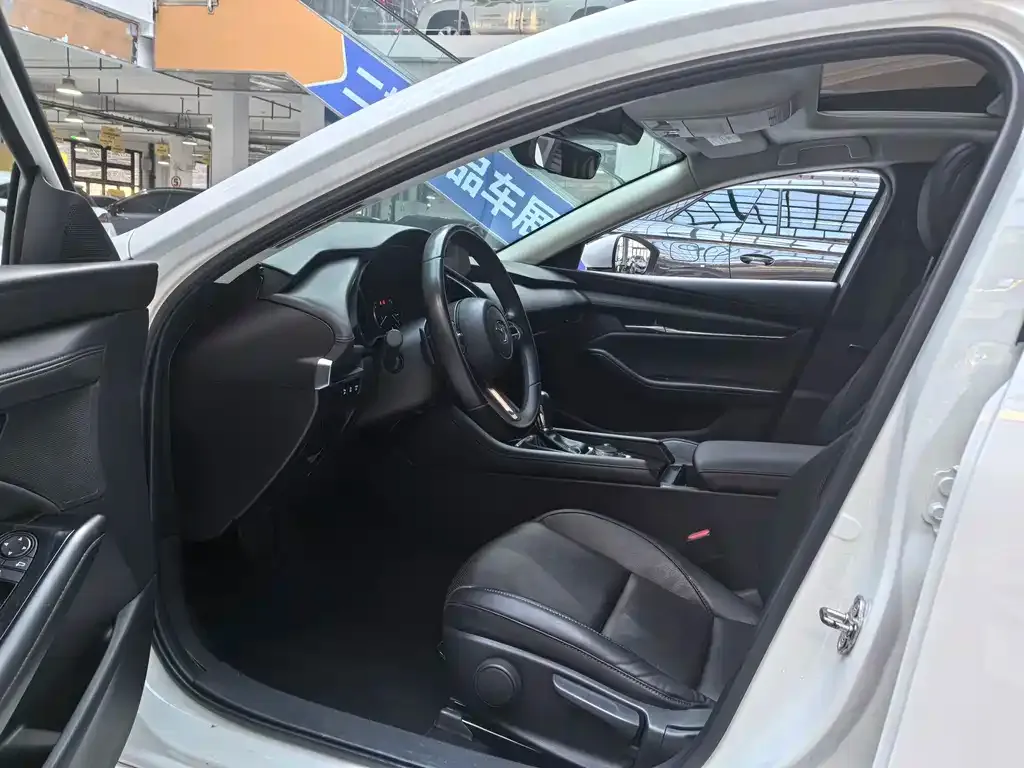 Mazda 3 Axela 2022 из CN, фото 4