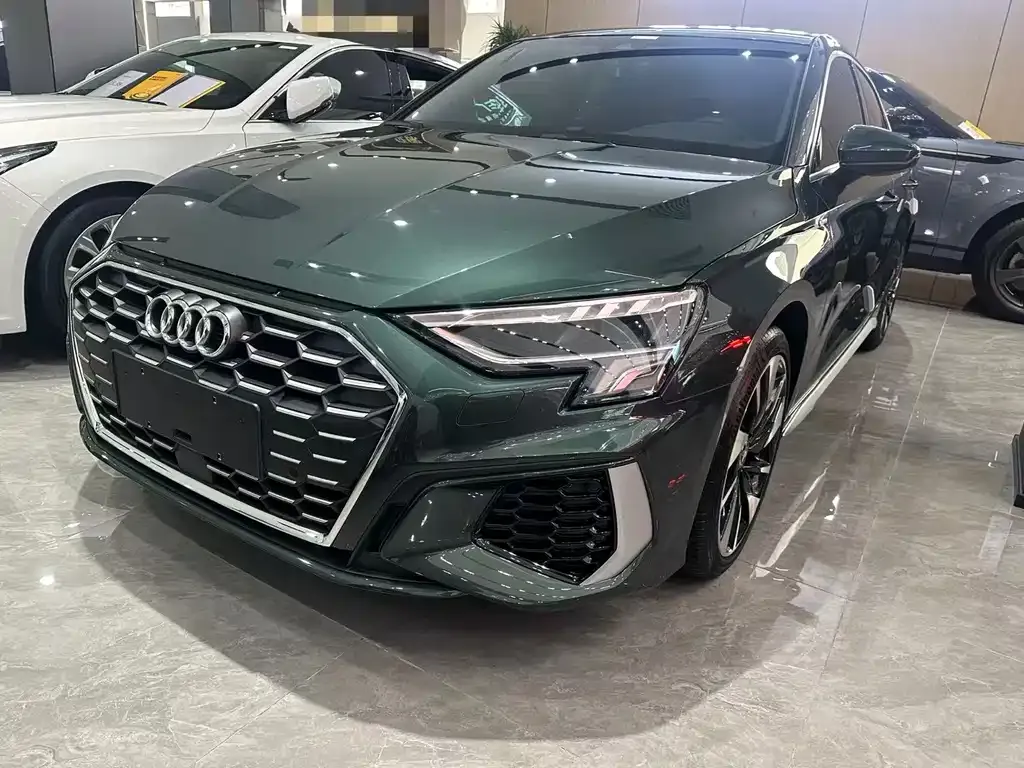 Audi A3 — фото 1