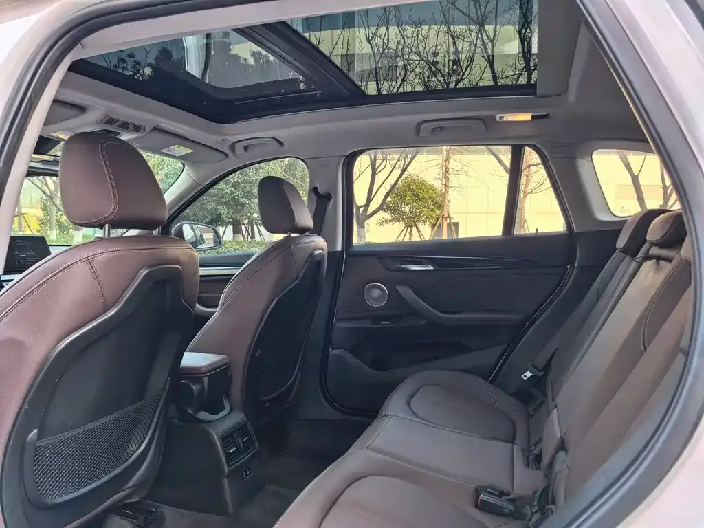 BMW X1 2021 из CN, фото 3