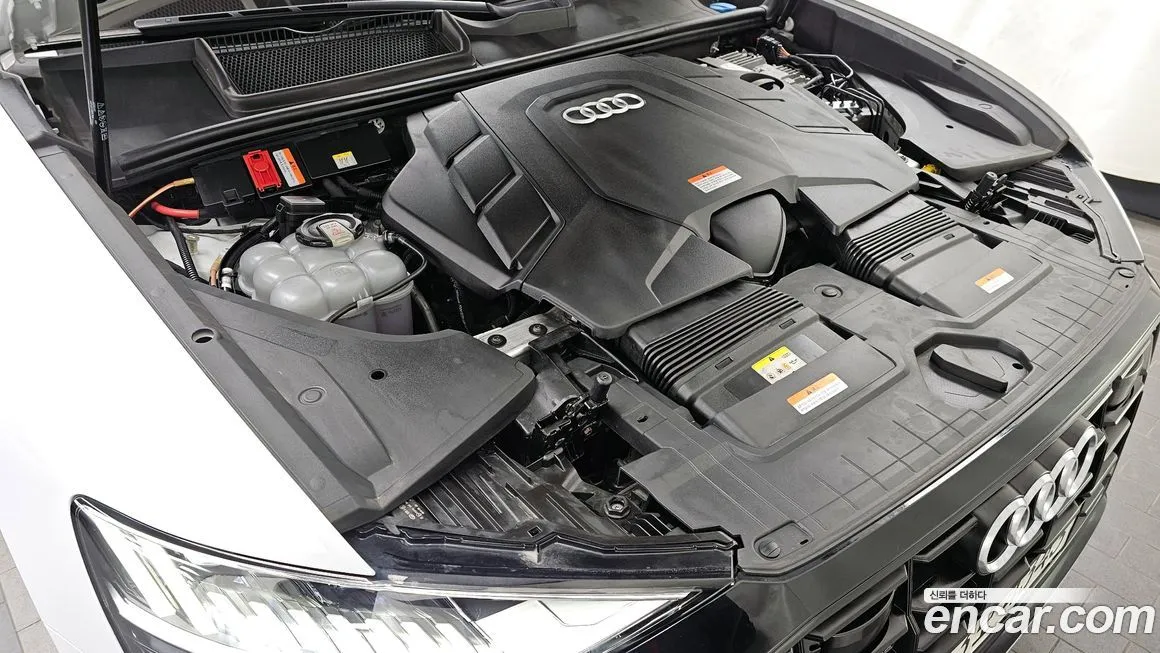Audi Q8 — фото 10
