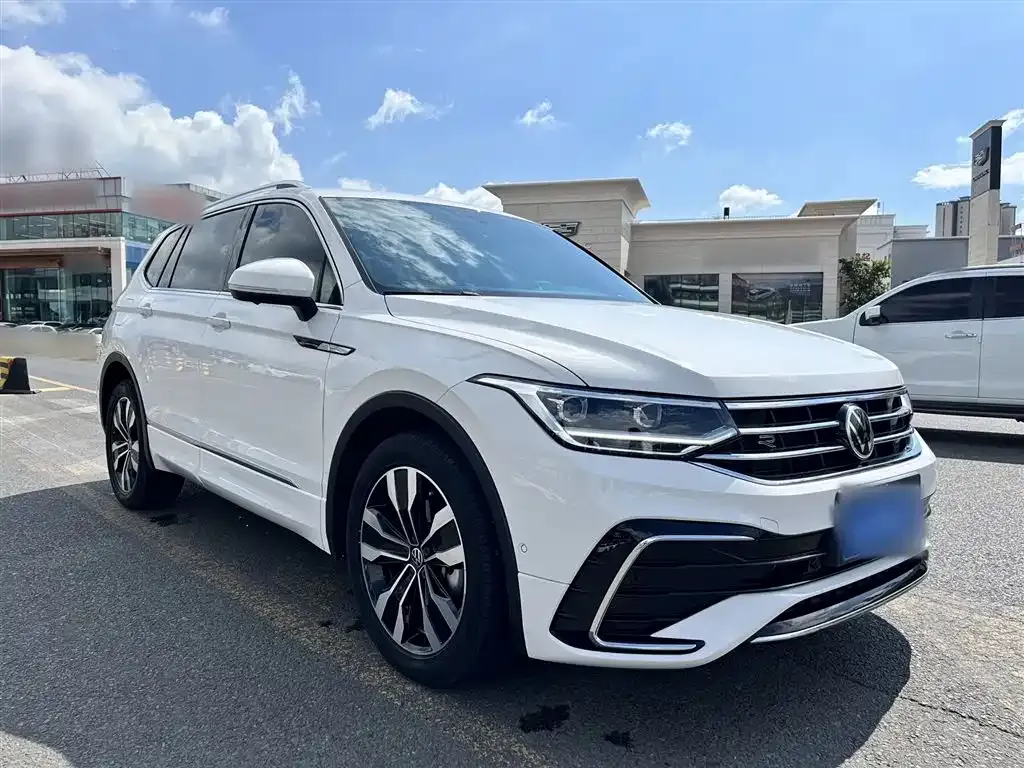 Volkswagen Tiguan L — фото 5