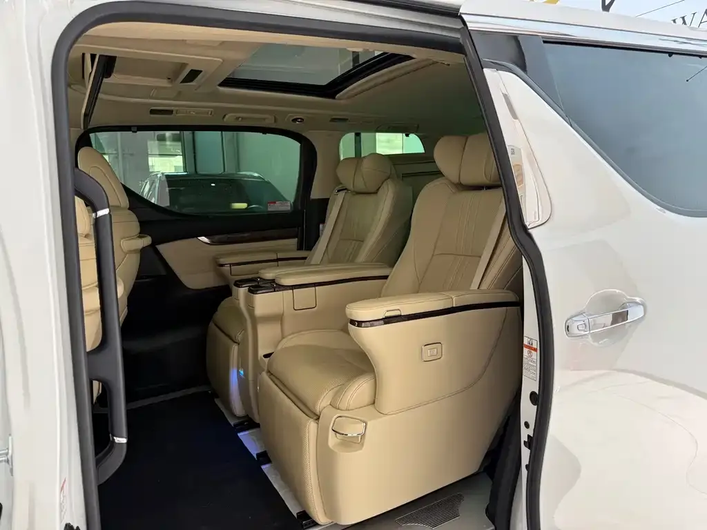 Toyota Vellfire 2021 из CN, фото 5