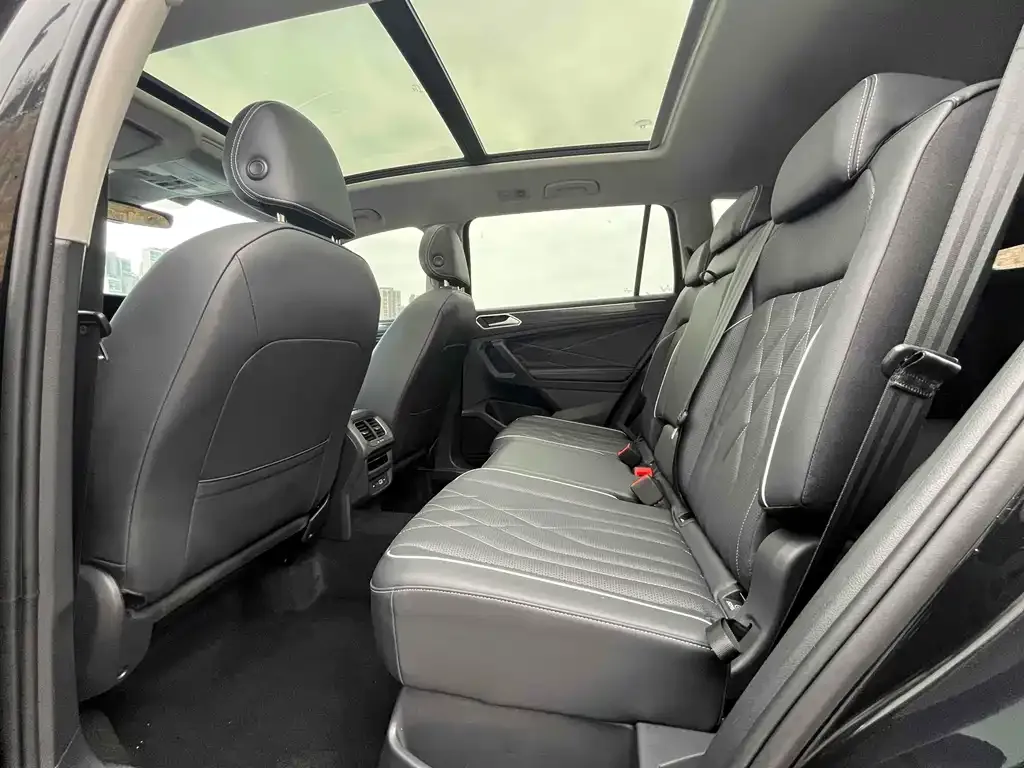 Volkswagen Tiguan L 2023 из CN, фото 6