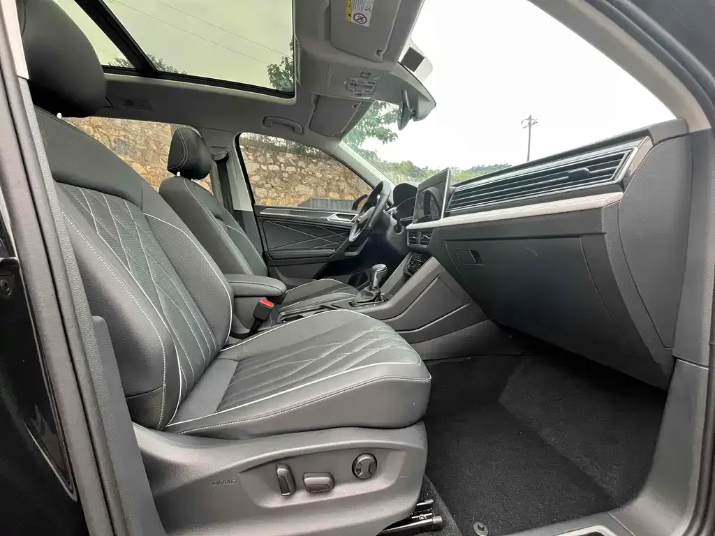 Volkswagen Tiguan L 2023 из CN, фото 7