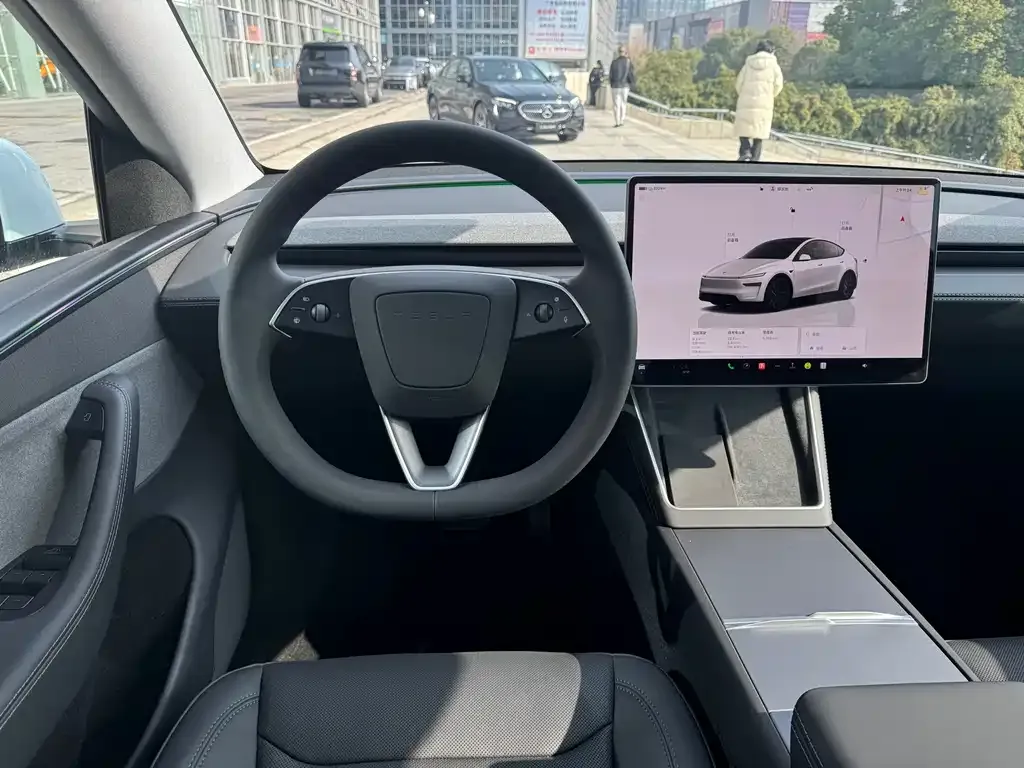 Tesla Model Y — фото 7