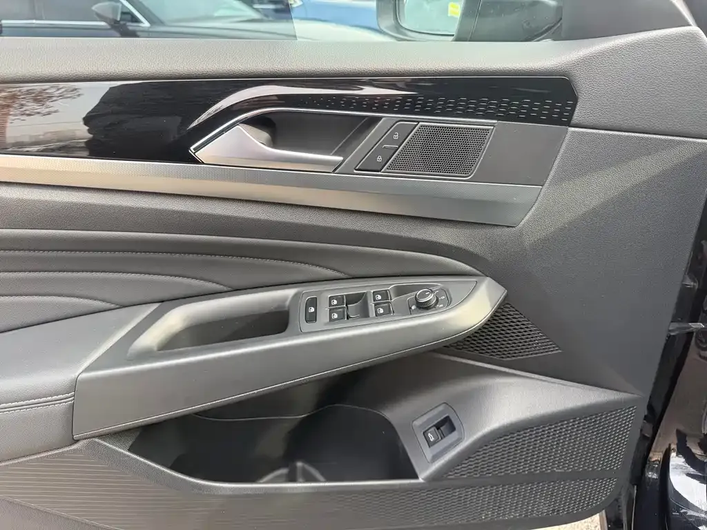 Volkswagen Passat 2021 из CN, фото 4